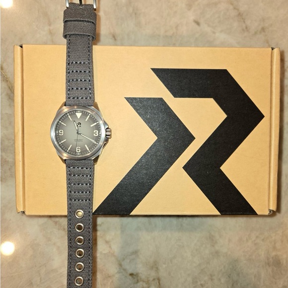 RZE Resolute - Automatic Titanium Pilot Style/Flieger Watch - RZE Resolute - Picture 3 of 5